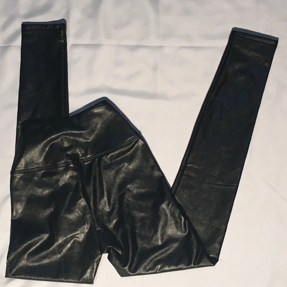 Black - super soft - faux leather- leggings- size XXS - Sexy Shiny women’s pants